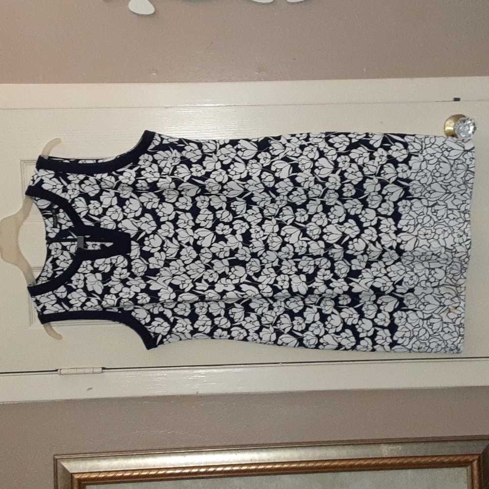 Jessica Rose Navy blue.and white rose dress